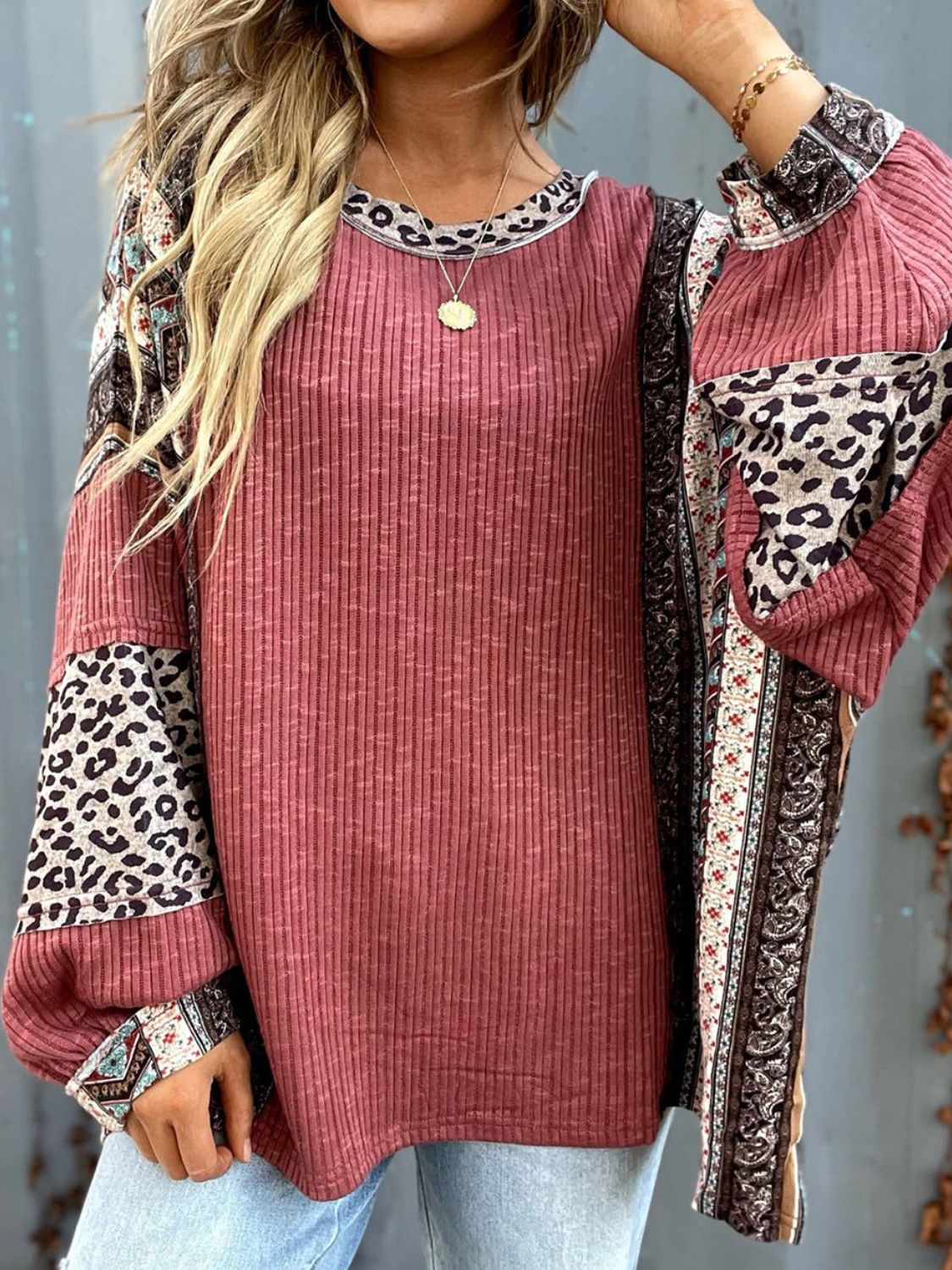 Leopard Round Neck Long Sleeve Sweatshirt